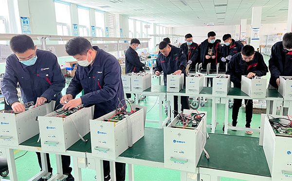 并联型成套磷酸铁锂电池组成品 并联型成套磷酸铁锂电池组成品